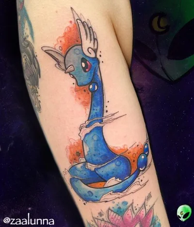 Zaina Luna tattoo 041
