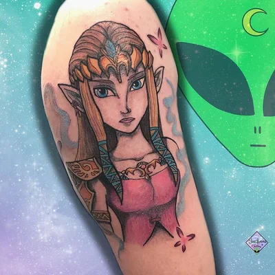 Zaina Luna tattoo 048