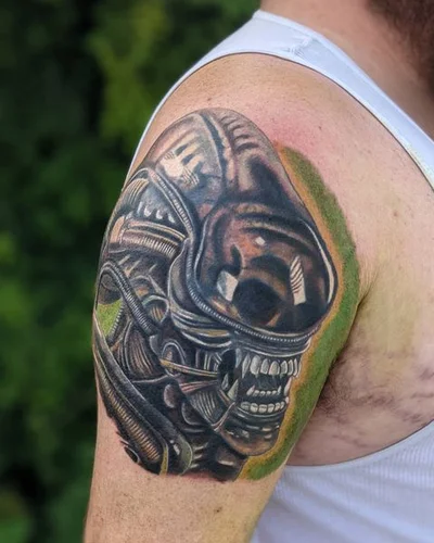 Zac Kinder tattoo 043