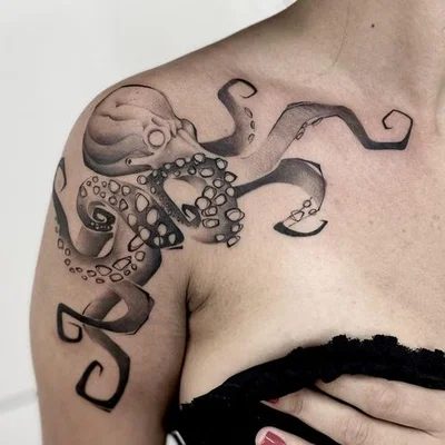 Matheus Izarias tattoo 030