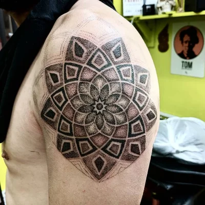 Zeb Powell tattoo 036