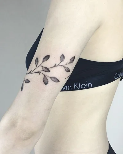 Евгения Ремова tattoo 046