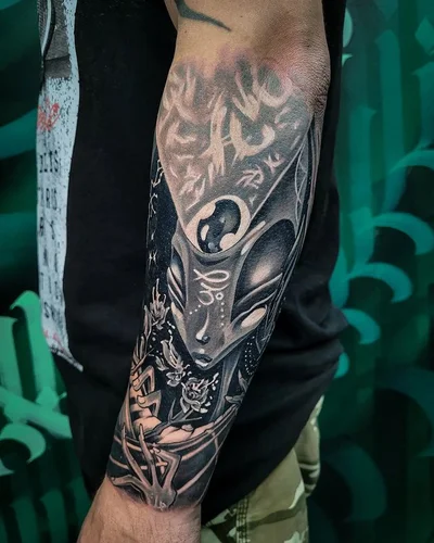 Zakhar HVG tattoo 021