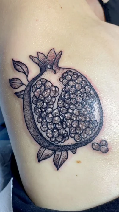 Zoe Bean tattoo 031