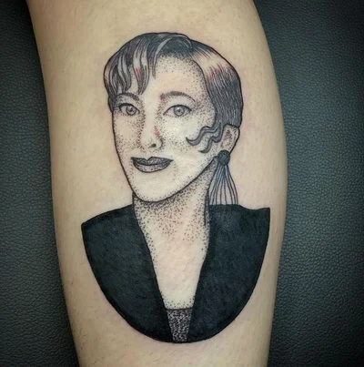 Zoe Bean tattoo 040