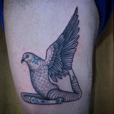 Zoe Bean tattoo 043