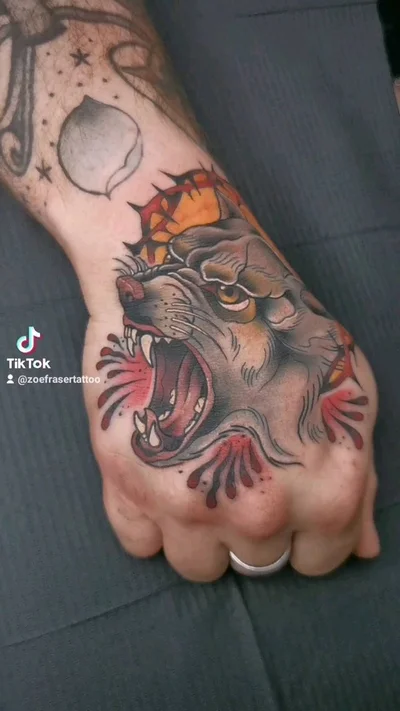 Zoe Fraser tattoo 010