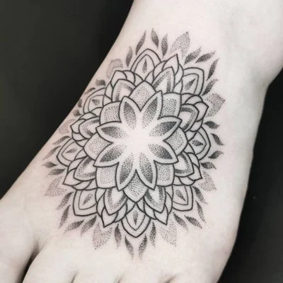 Zoe Fraser tattoo 019