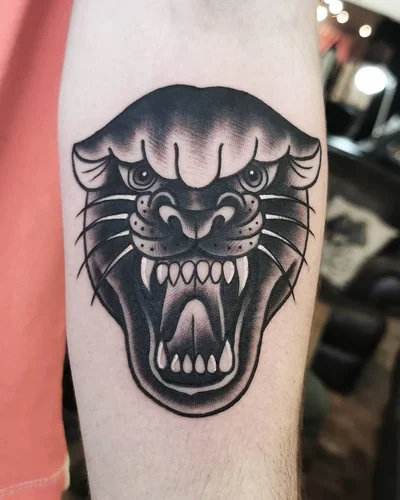 Zoe Fraser tattoo 020