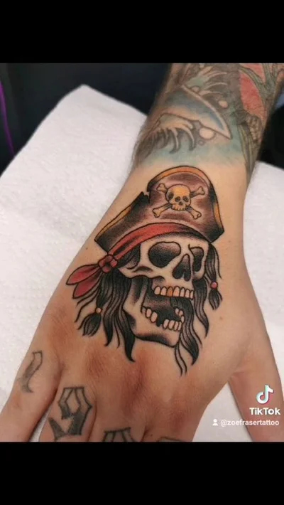 Zoe Fraser tattoo 030