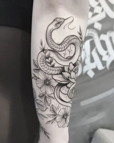 Zoe Fraser tattoo 034