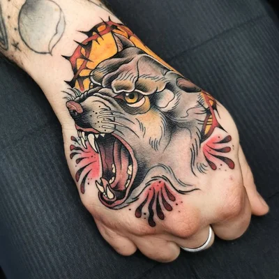 Zoe Fraser tattoo 036