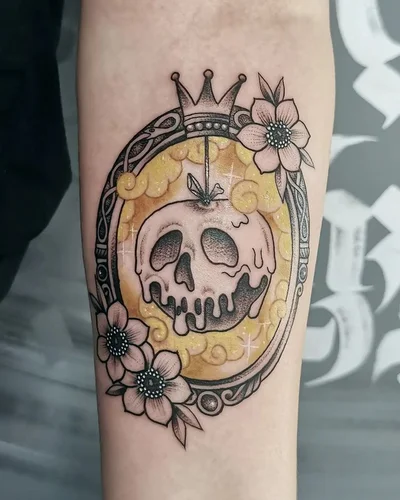 Zoe Fraser tattoo 040