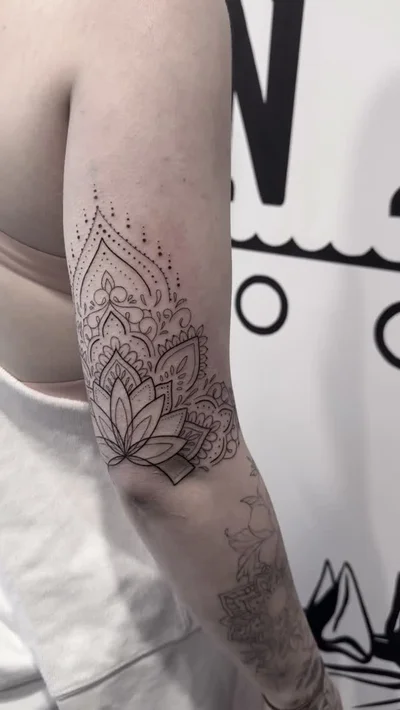 Zoe Kirkopoulos tattoo ig_015
