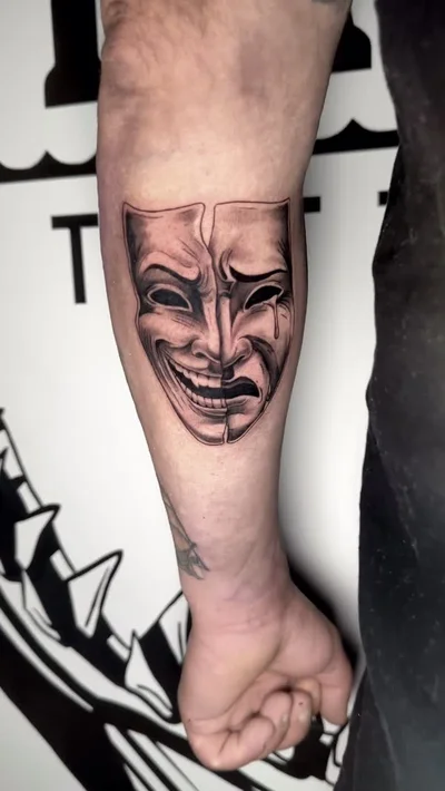 Zoe Kirkopoulos tattoo ig_017