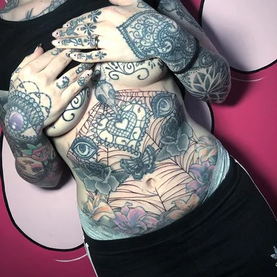 Zoe Lorraine tattoo 040